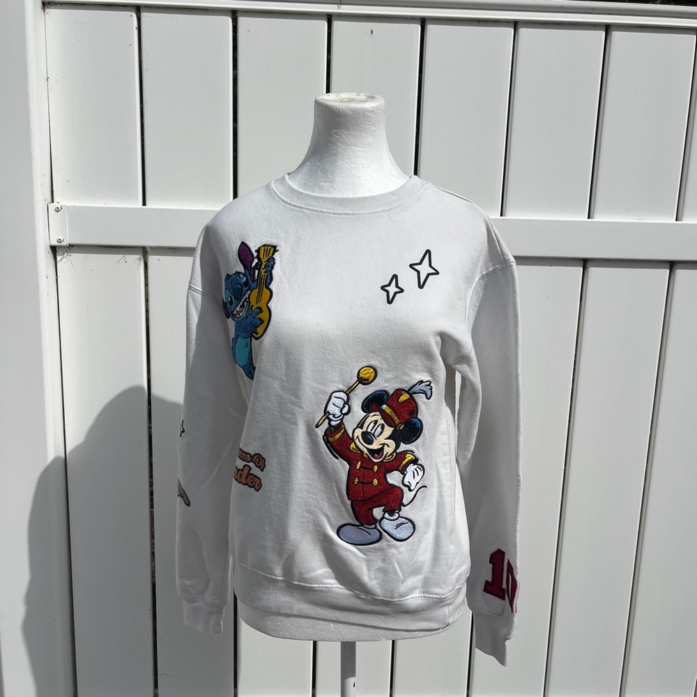 Disney 100 White Crewneck Size XS